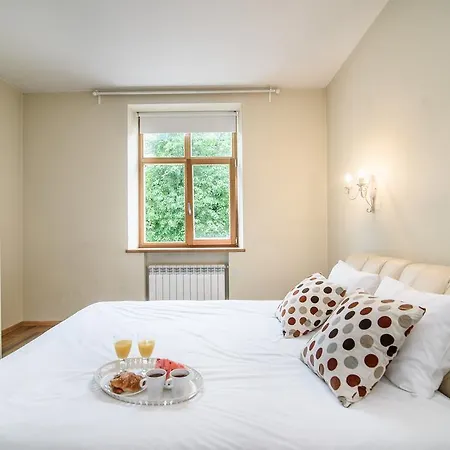 Cozy And Quiet Near The City Centre Апартаменты *